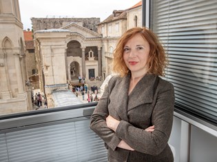 viktorija_car1-080526.jpg